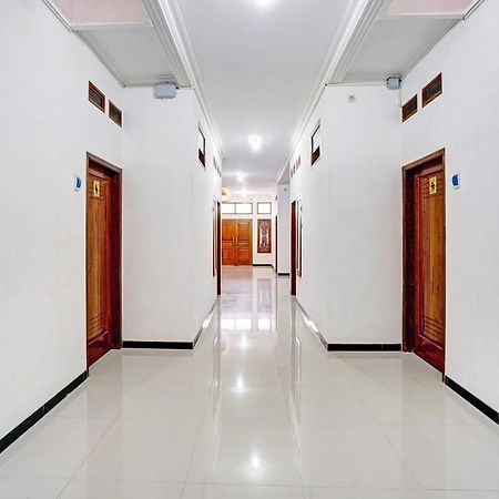Avisha Guest House Syariah Malang Ngoại thất bức ảnh