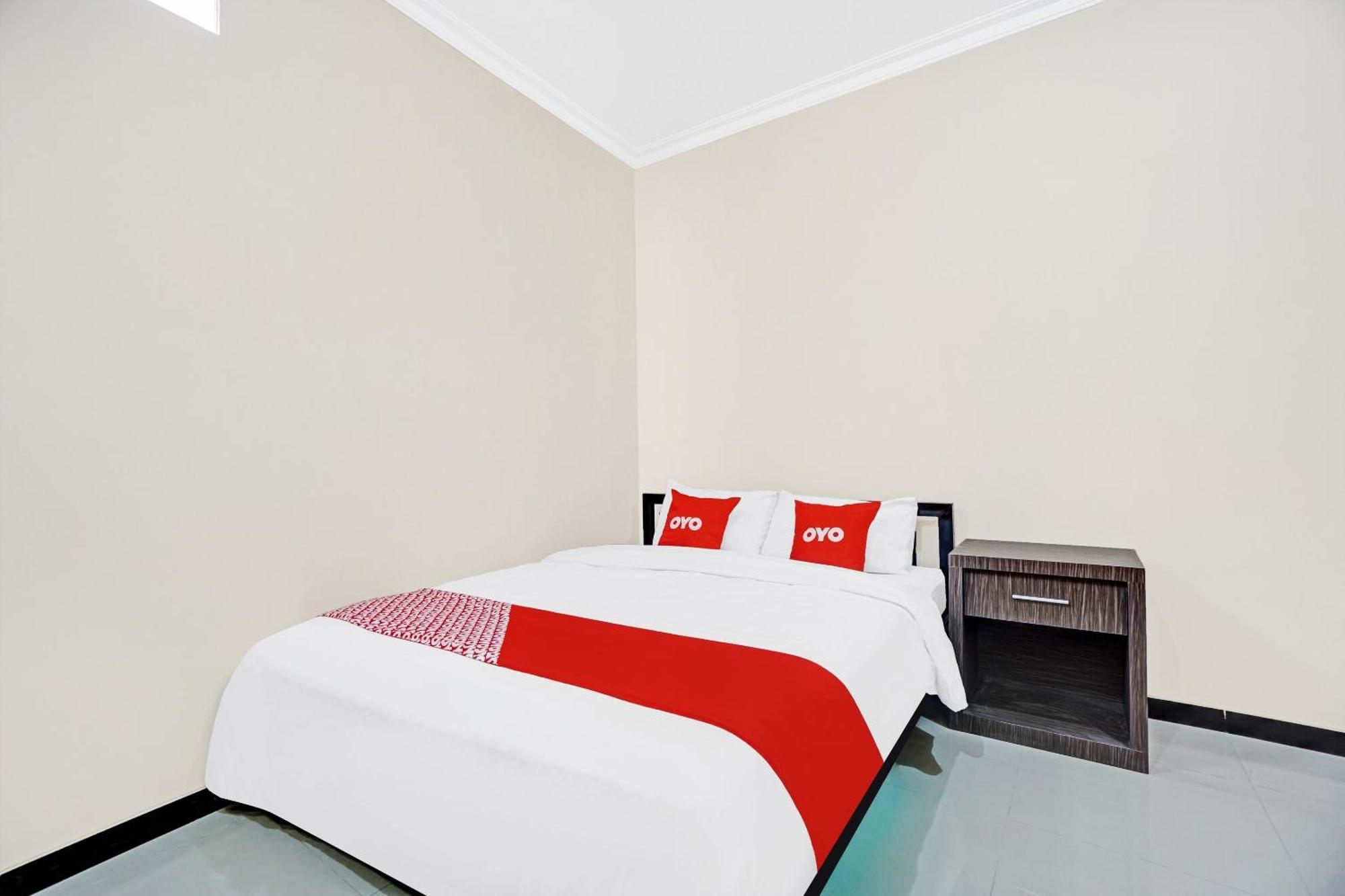 Avisha Guest House Syariah Malang Ngoại thất bức ảnh