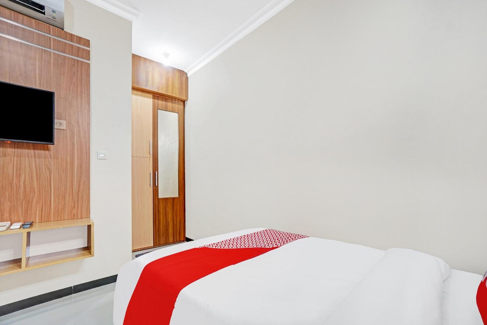 Avisha Guest House Syariah Malang Ngoại thất bức ảnh